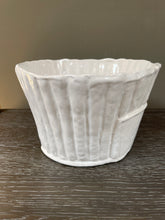 Load image into Gallery viewer, Montes Dogget Ribbed Bowl
