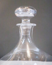 Load image into Gallery viewer, Vogue Wine Decanter
